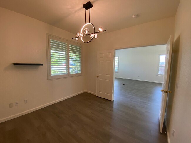 Building Photo - Castlerock Gated Community off Hilborn! Be...