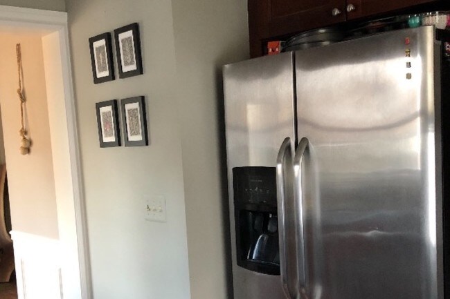 Building Photo - 671 Wordsworth St