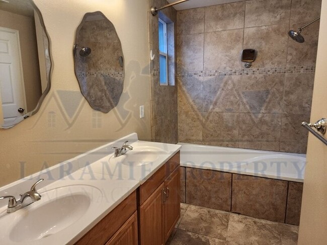 Building Photo - 1256 N 6th St