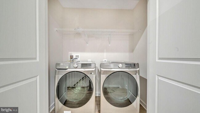 Building Photo - 13170 Arches Rd