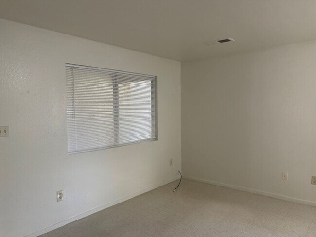 Building Photo - 1736 Inyo St