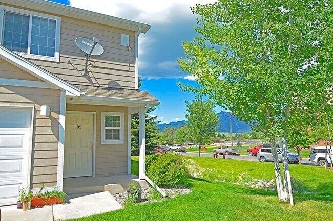 Building Photo - Midtown 3 Bed Condo with Bridger Views