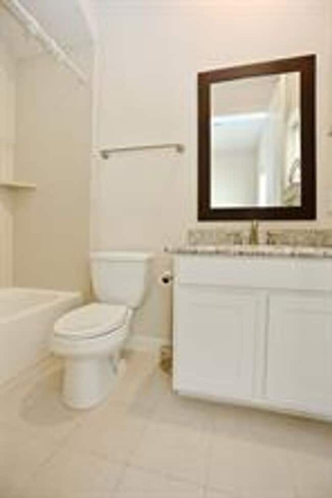 Building Photo - 3226 McKinney St