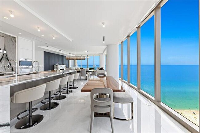 Building Photo - 17975 Collins Ave