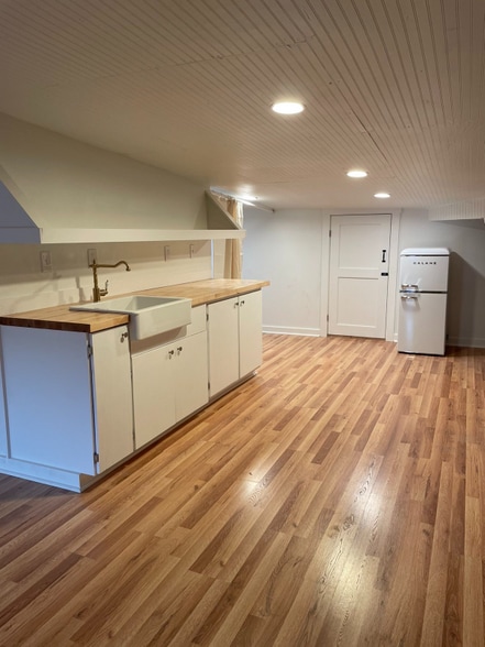 Building Photo - 119 W Main St