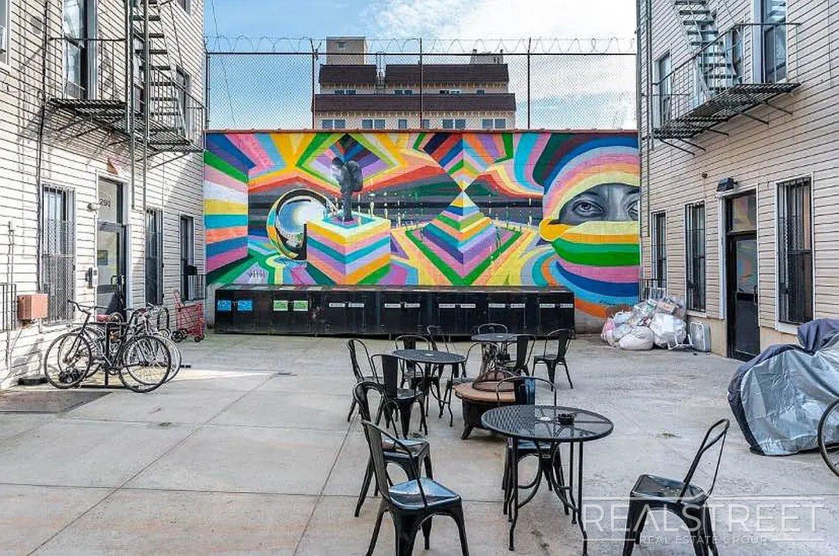 Building Photo - Harman Street