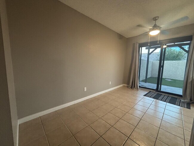 Building Photo - 2 Bed |1 Bath Multi-Family Unit with Private Backyard for Rent – North Las Vegas