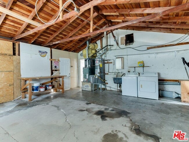 Building Photo - 23109 Mariano St