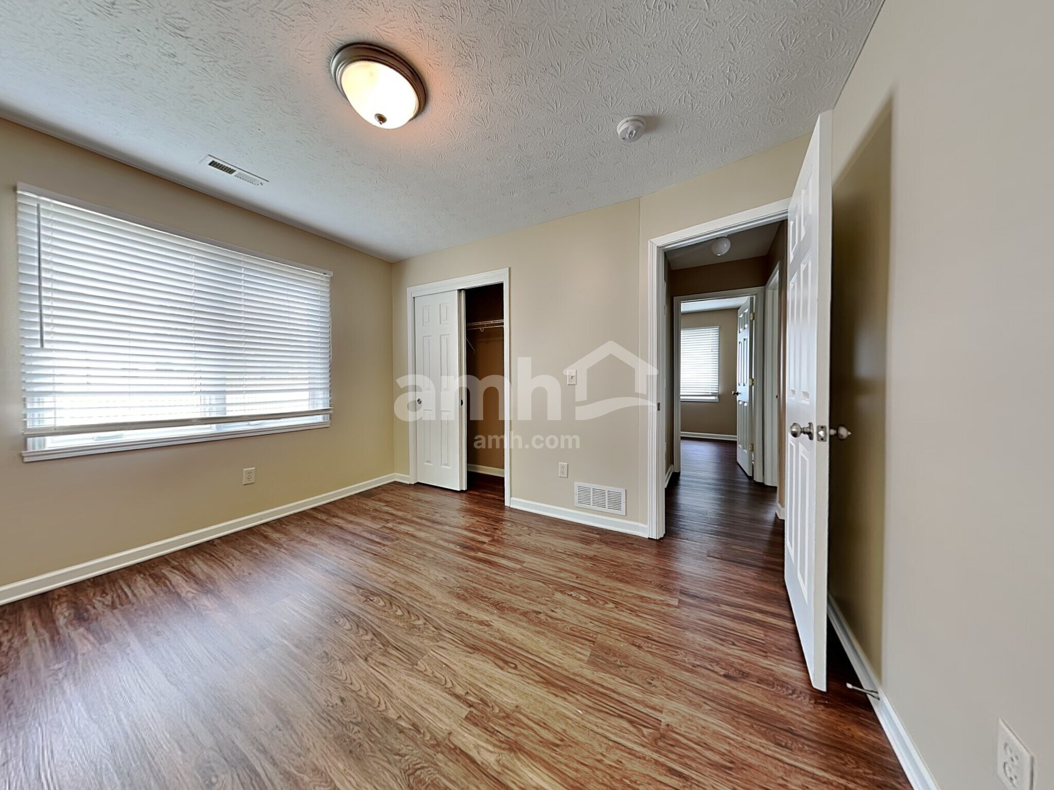 Building Photo - 160 Concord Farm Rd