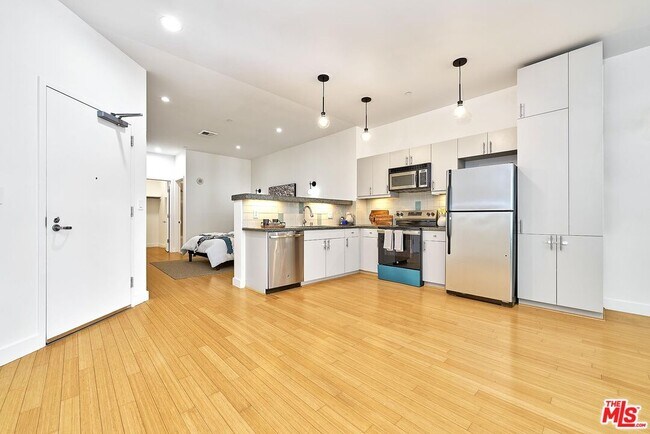 Building Photo - 3810 Wilshire Blvd