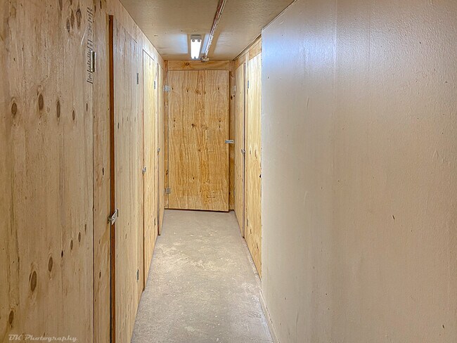Building Photo - 10540 Ridgeland Ave