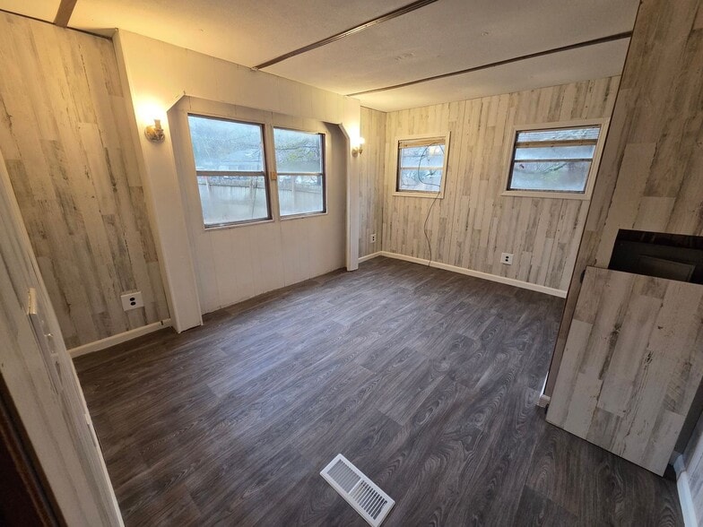 Building Photo - 15 Wall St