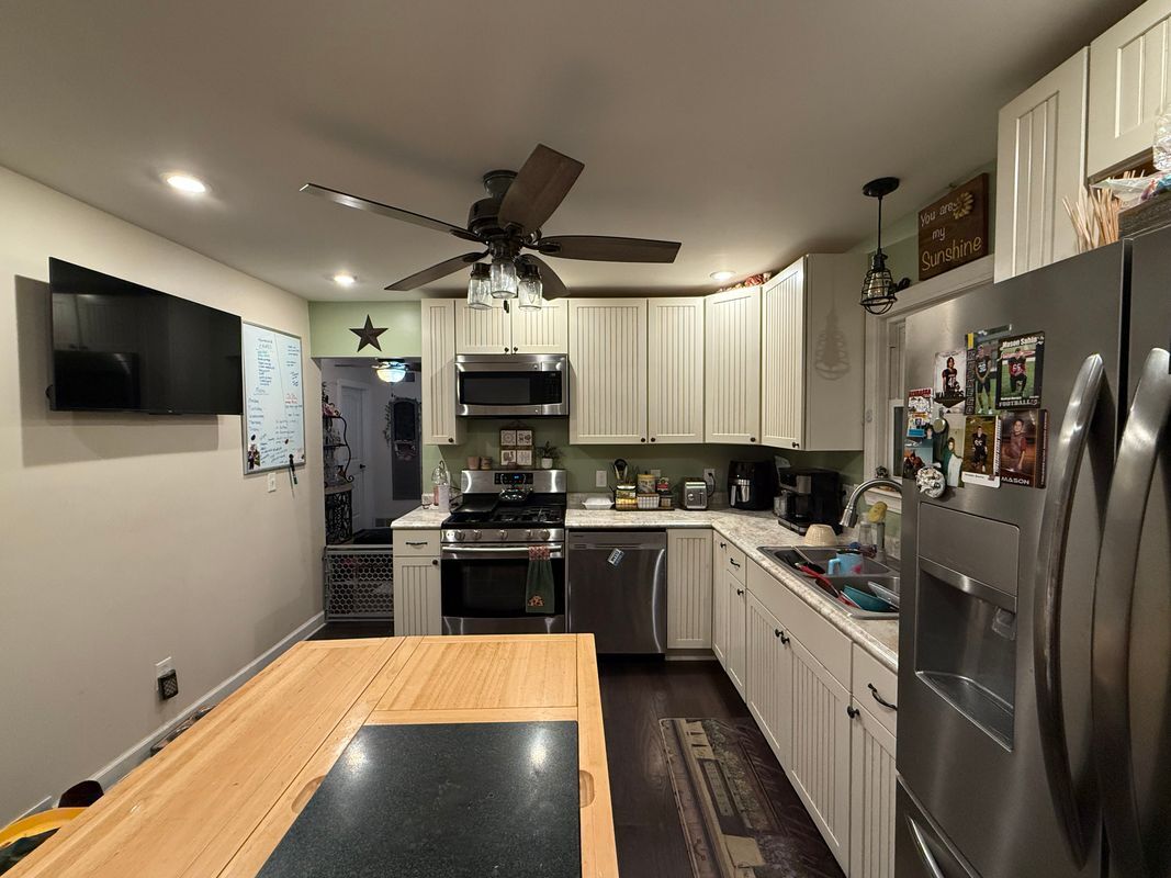 Building Photo - S80W19060 Janesville Rd