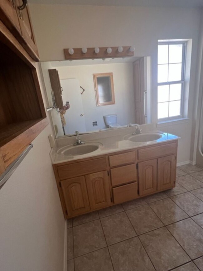 Building Photo - Beautiful home on a large corner lot with RV parking