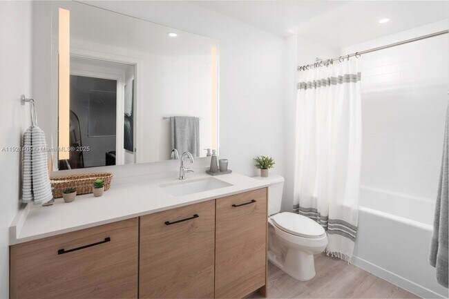 Building Photo - 1874 Heron Club Dr