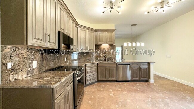 Building Photo - 1287 Glendora Rd N
