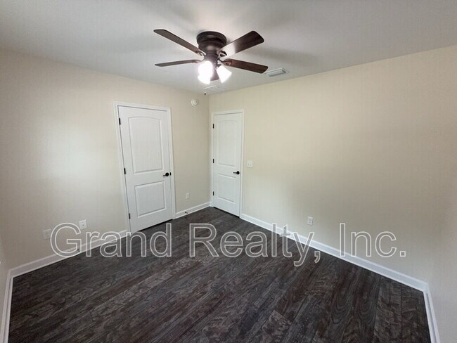 Building Photo - 4025 Brittany Ln