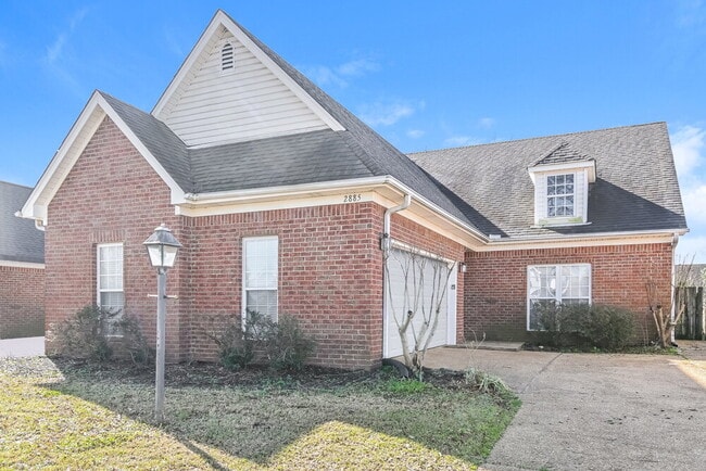 Building Photo - 2885 Liverpool Ln