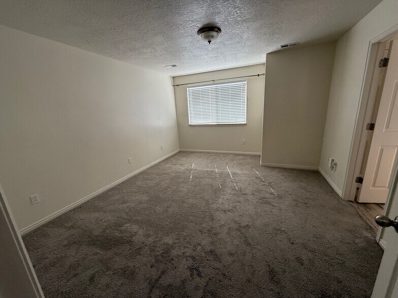 Building Photo - 1149 S 1420 E