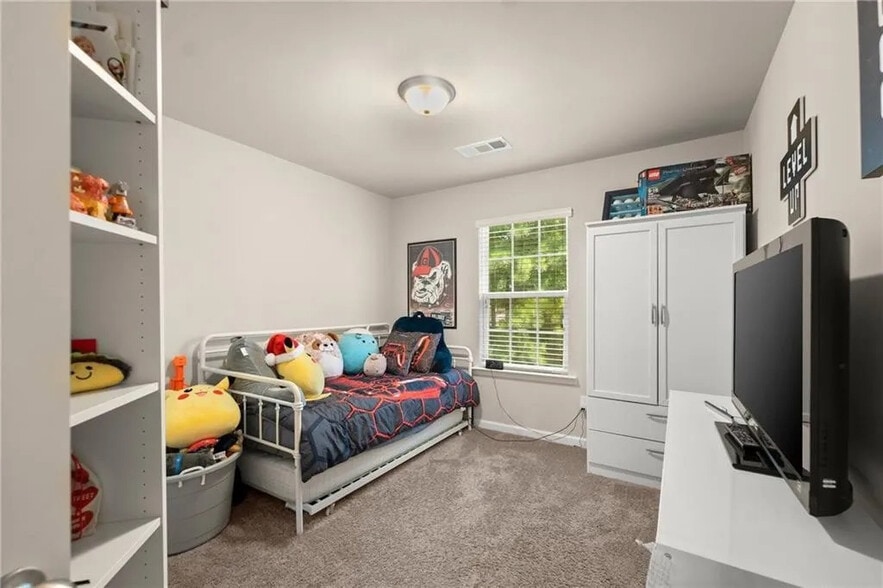 Building Photo - Room in Townhome on Chatham Ridge Dr