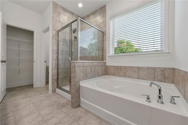 Building Photo - 8715 Chesford Grv