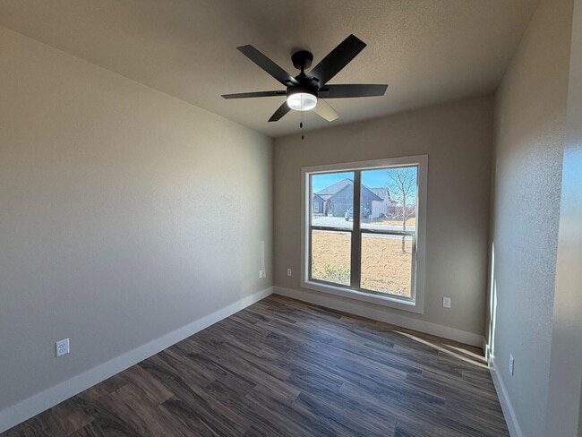 Building Photo - 406 Essex Ln