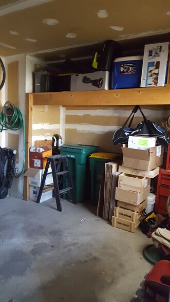 Building Photo - 474 Le Parc Cir