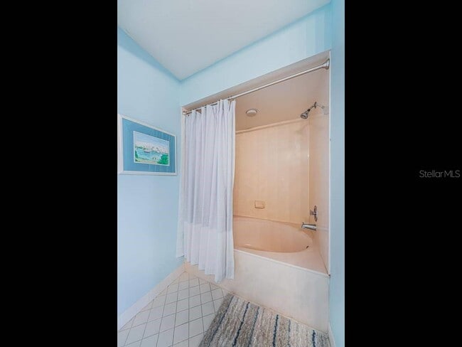 Building Photo - 6001 Bahia Del Mar Cir N