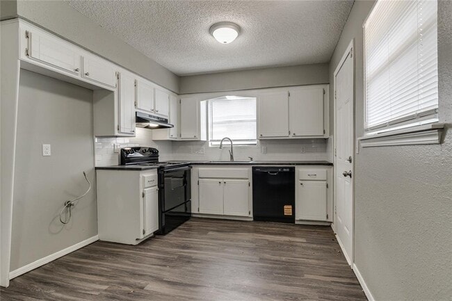 Building Photo - 3916 SE 46th St