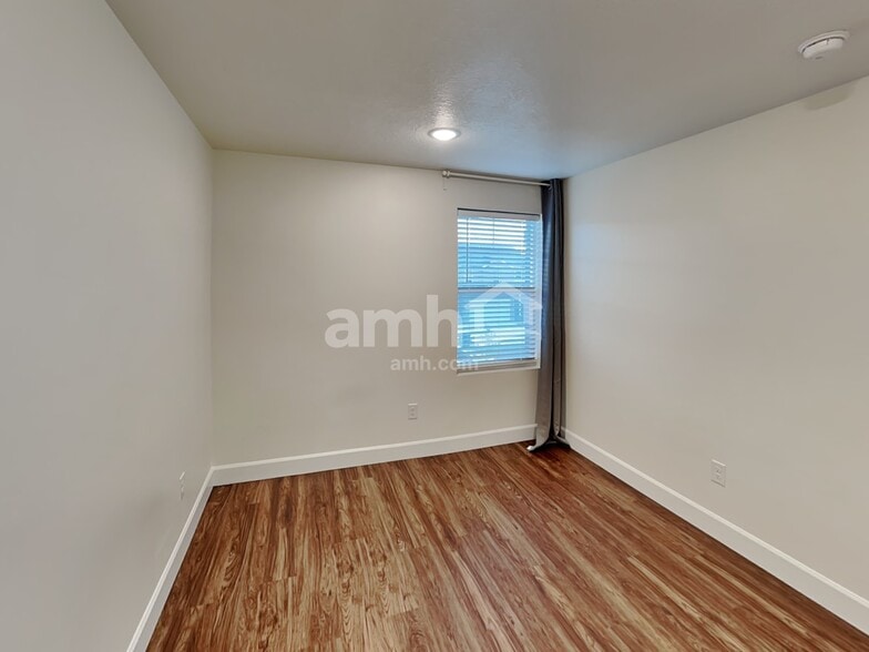 Building Photo - 201 Allen Ln