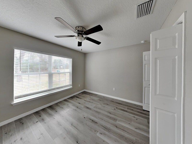 Building Photo - 3099 W Viking Ln