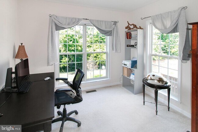 Building Photo - 45792 Shagbark Terrace