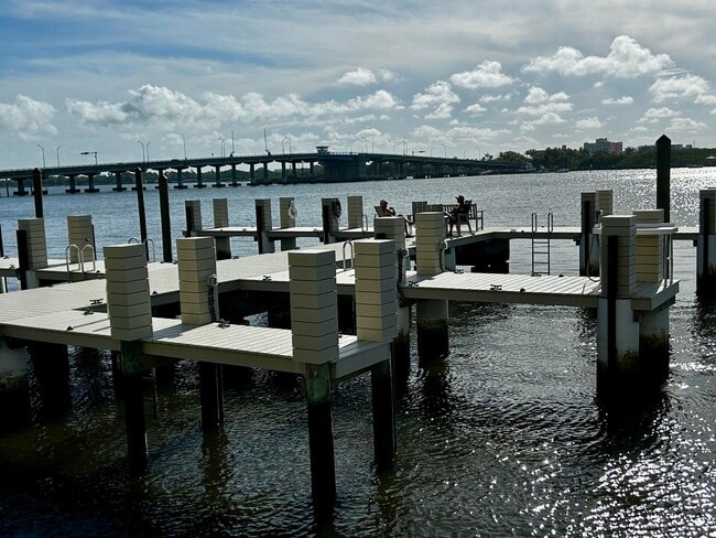 Building Photo - 2840 S Ocean Blvd