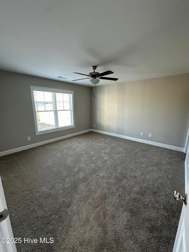 Building Photo - 824 Sarah Rebecca Dr