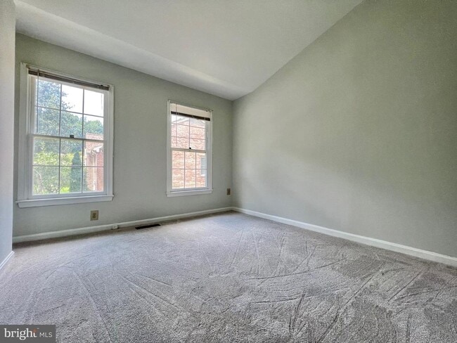 Building Photo - 10611 Pine Haven Terrace