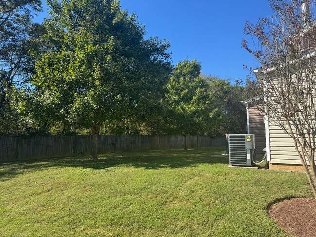 Building Photo - Great 2BR Townhome in Bellevue