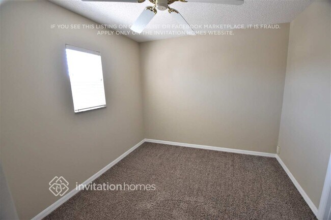 Building Photo - 16930 Sunrise Vista Dr