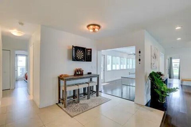 Building Photo - 3170 NW 68th Ct