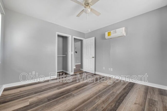 Building Photo - 1094 Oakwood Ave