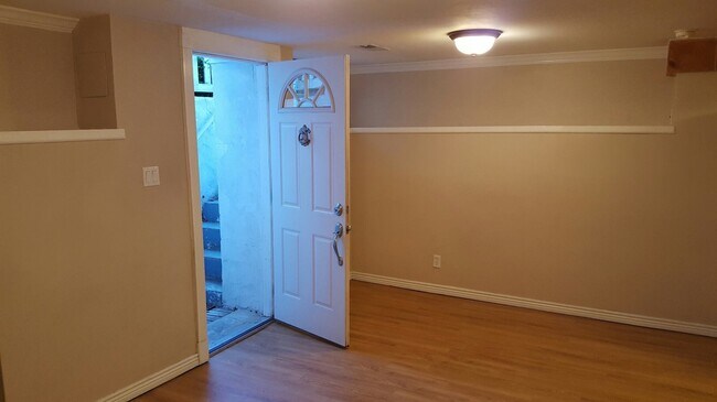 Building Photo - Cozy Basement Apartment in Orem