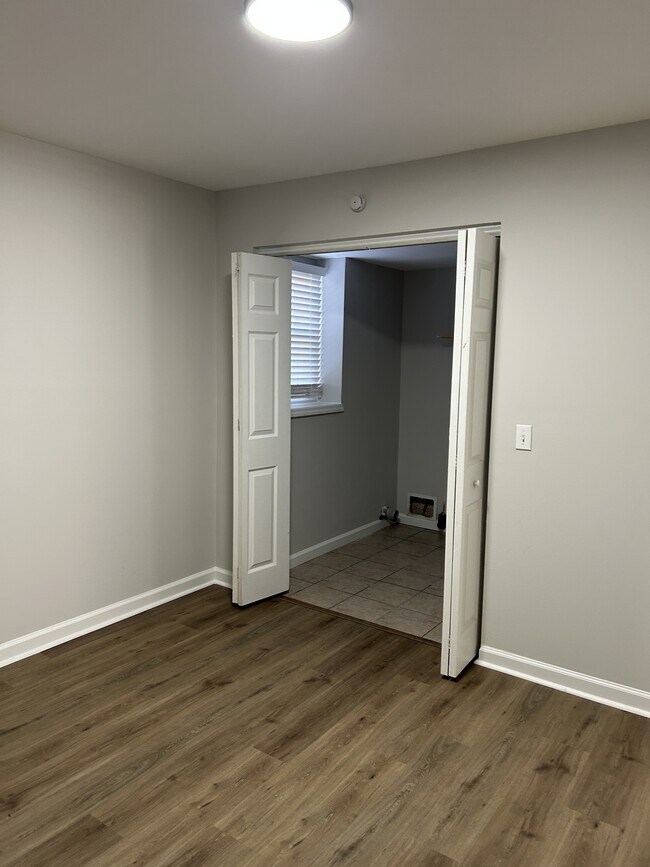 Building Photo - 702 62nd Ave N