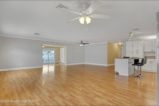 Building Photo - 1560 Salmon St