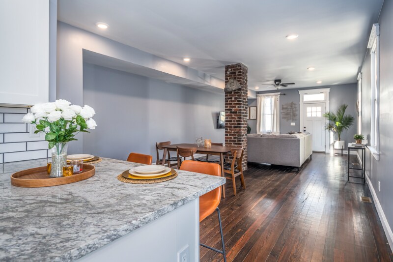 Building Photo - 422 Thornton St