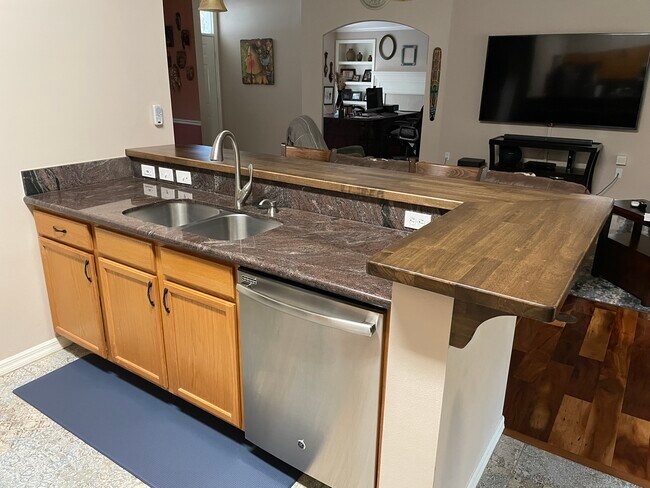 Building Photo - 7131 SW 80th Terrace