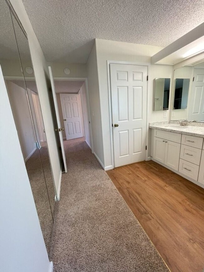 Building Photo - Nor Cal Realty Inc, 3BD 2 BTH condo ***Mes...