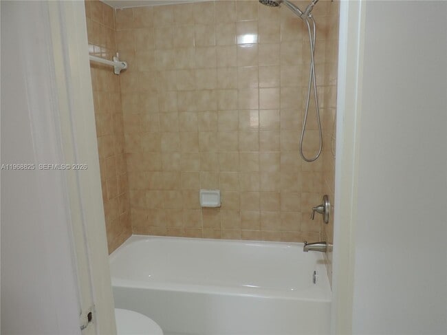 Building Photo - 566 NW 114th Ave