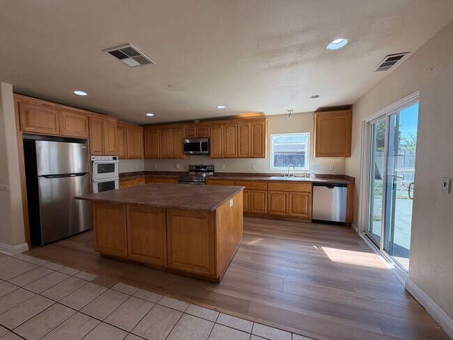 Building Photo - Beautiful Citrus Heights Home