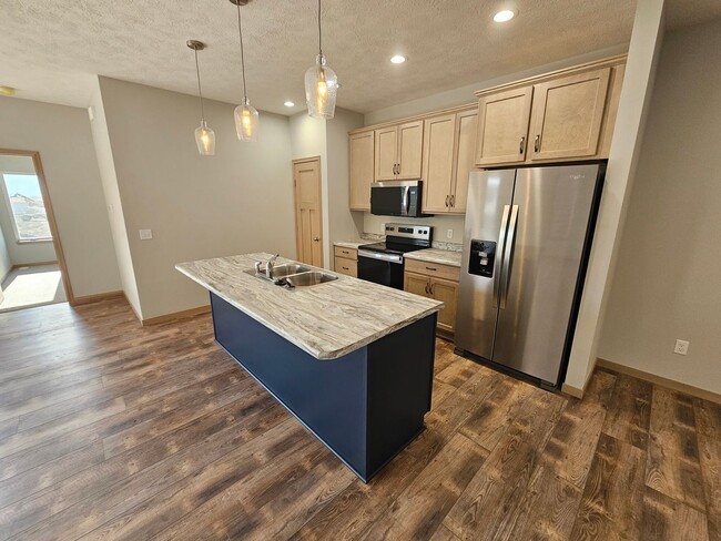Building Photo - Tunis Drive Townhomes