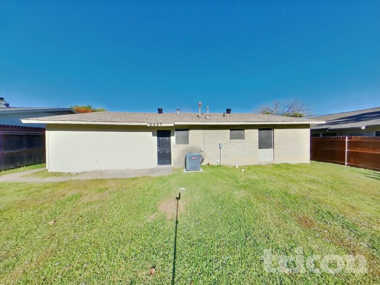 Building Photo - 4443 Greenland Dr