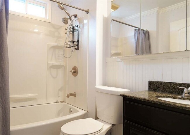 Building Photo - 21 Englewood Ave